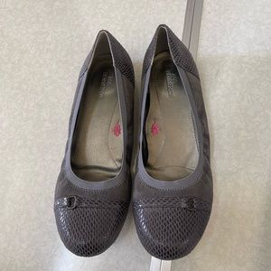 EUC Ros Hommerson Rosita Grey Suede - size 8.5W